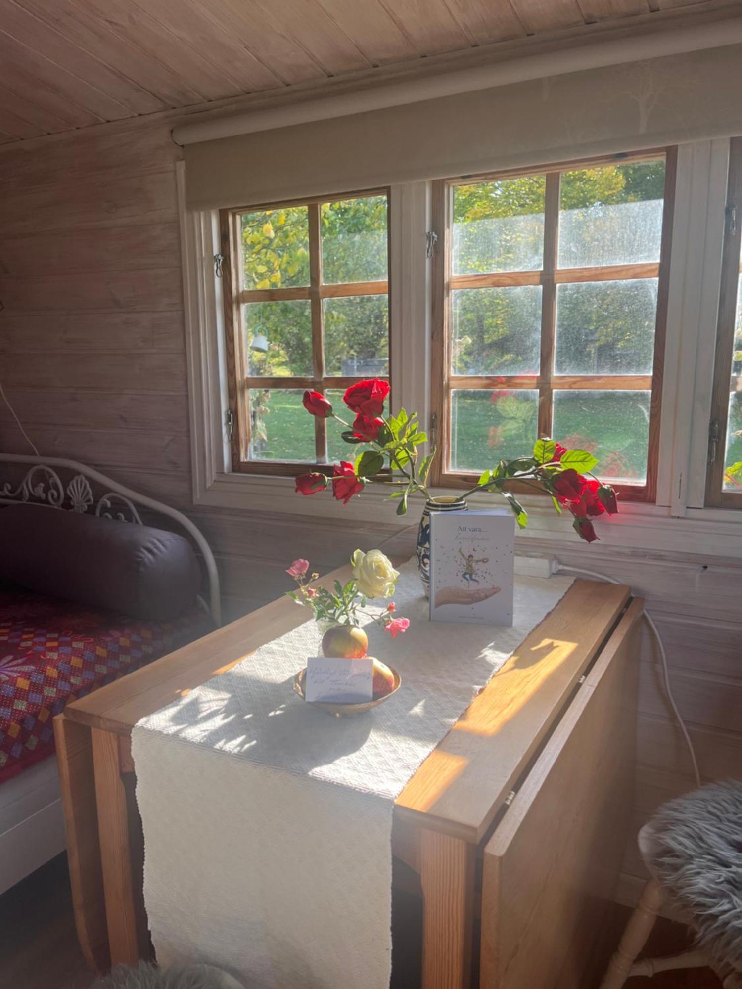 Naturnaera Fritidsboende, Tomtebo - Yintorp Arkelstorp Bagian luar foto